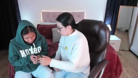 Icy online show from November 2025 10:15:02 AM