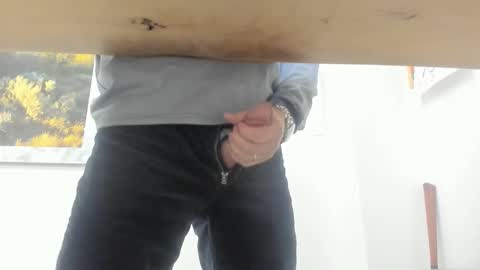 idfunguy2023 online show from December 2025 02:21:01 AM