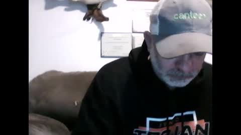 Snapshot of idkwhyidothis348732 chatting on December 2024 12:16:01 PM idkwhyidothis348732 online show from December 2024 12:16:01 PM