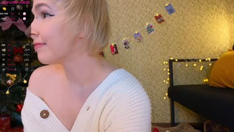 Emmy  help me reach 100 thumbs up online show from December 2024 06:22:02 PM