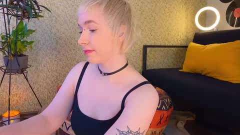 Emmy  help me reach 100 thumbs up online show from February 2025 05:48:02 AM