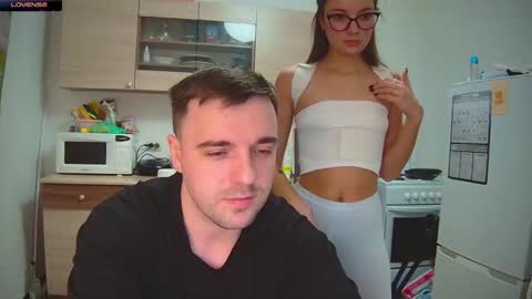 Snapshot of ihavepaws33 chatting on December 2024 06:39:01 PM Julia and Mira online show from December 2024 06:39:01 PM