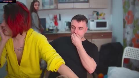 Snapshot of ihavepaws33 chatting on December 2024 05:37:02 PM Julia and Mira online show from December 2024 05:37:02 PM