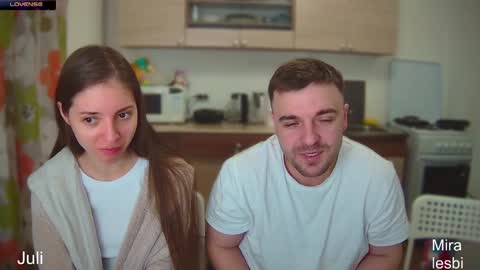 Snapshot of ihavepaws33 chatting on December 2024 05:07:02 AM Julia and Mira online show from December 2024 05:07:02 AM