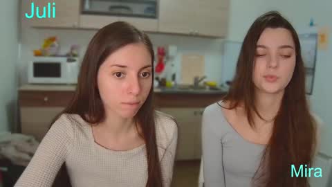 Snapshot of ihavepaws33 chatting on December 2024 05:04:02 PM Julia and Mira online show from December 2024 05:04:02 PM