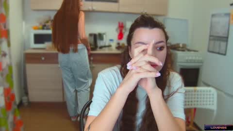 Snapshot of ihavepaws33 chatting on December 2024 01:21:02 PM Julia and Mira online show from December 2024 01:21:02 PM