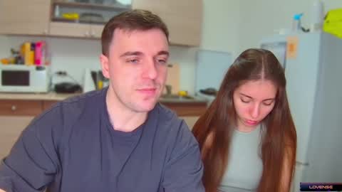 Snapshot of ihavepaws33 chatting on December 2024 03:04:01 PM Julia and Mira online show from December 2024 03:04:01 PM