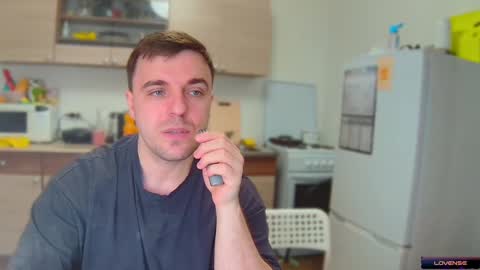 Snapshot of ihavepaws33 chatting on December 2024 02:31:02 PM Julia and Mira online show from December 2024 02:31:02 PM