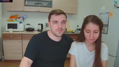 Snapshot of ihavepaws33 chatting on January 2025 04:55:01 PM Julia and Mira online show from January 2025 04:55:01 PM