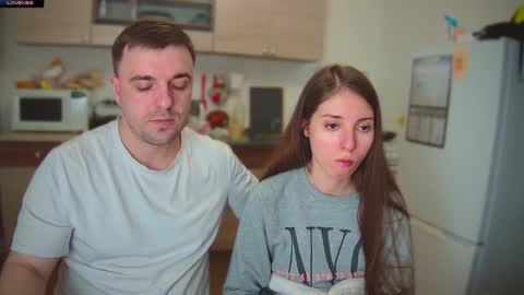 Snapshot of ihavepaws33 chatting on January 2025 02:28:02 PM Julia and Mira online show from January 2025 02:28:02 PM