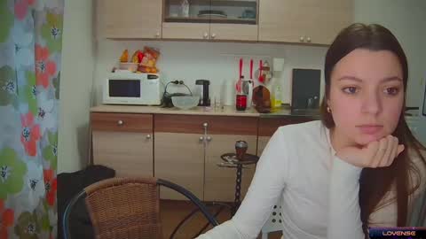 Snapshot of ihavepaws33 chatting on January 2025 12:00:01 PM Julia and Mira online show from January 2025 12:00:01 PM