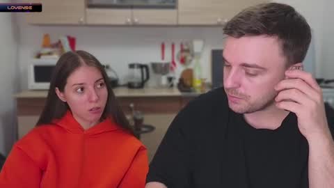 Snapshot of ihavepaws33 chatting on January 2025 05:49:02 PM Julia and Mira online show from January 2025 05:49:02 PM