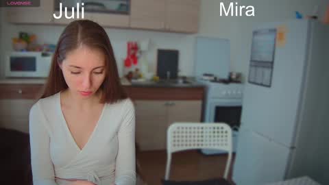 Snapshot of ihavepaws33 chatting on February 2025 10:37:02 AM Julia and Mira online show from February 2025 10:37:02 AM