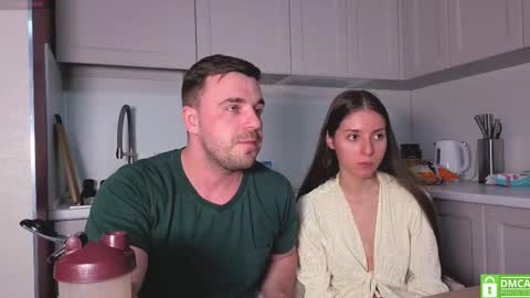 Snapshot of ihavepaws33 chatting on September 2025 06:40:01 PM Julia and Mira online show from September 2025 06:40:01 PM