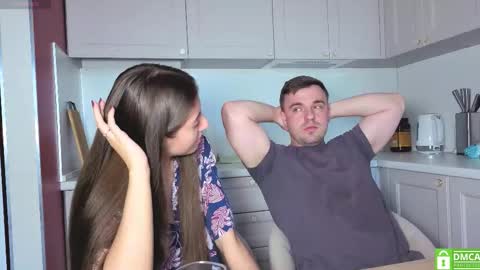 Snapshot of ihavepaws33 chatting on September 2025 10:37:01 AM Julia and Mira online show from September 2025 10:37:01 AM