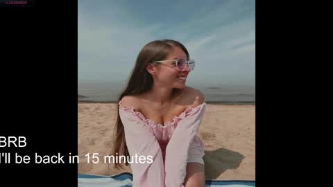 Snapshot of ihavepaws33 chatting on September 2025 06:18:01 PM Julia and Mira online show from September 2025 06:18:01 PM