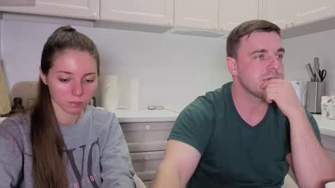 Snapshot of ihavepaws33 chatting on September 2025 06:08:02 PM Julia and Mira online show from September 2025 06:08:02 PM