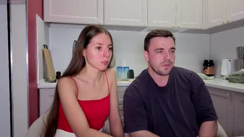 Snapshot of ihavepaws33 chatting on September 2025 05:58:02 PM Julia and Mira online show from September 2025 05:58:02 PM