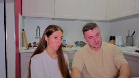 Snapshot of ihavepaws33 chatting on September 2025 05:05:02 PM Julia and Mira online show from September 2025 05:05:02 PM