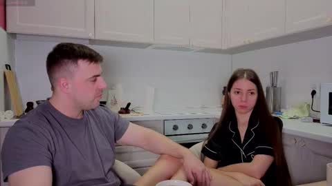 Snapshot of ihavepaws33 chatting on September 2025 05:56:01 AM Julia and Mira online show from September 2025 05:56:01 AM