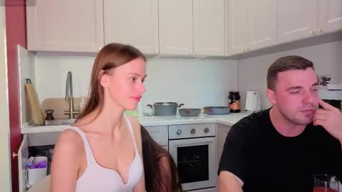 Snapshot of ihavepaws33 chatting on October 2025 02:14:02 PM Julia and Mira online show from October 2025 02:14:02 PM