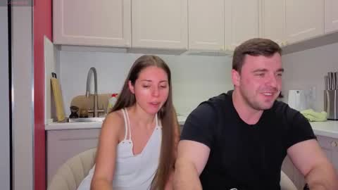 Snapshot of ihavepaws33 chatting on November 2025 05:57:02 PM Julia and Mira online show from November 2025 05:57:02 PM