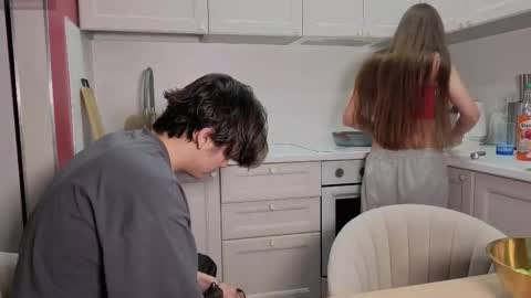 Snapshot of ihavepaws33 chatting on November 2025 11:20:02 AM Julia and Mira online show from November 2025 11:20:02 AM