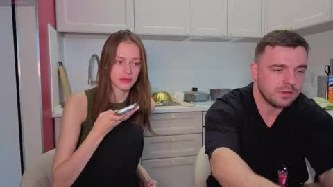 Snapshot of ihavepaws33 chatting on November 2025 10:25:02 AM Julia and Mira online show from November 2025 10:25:02 AM