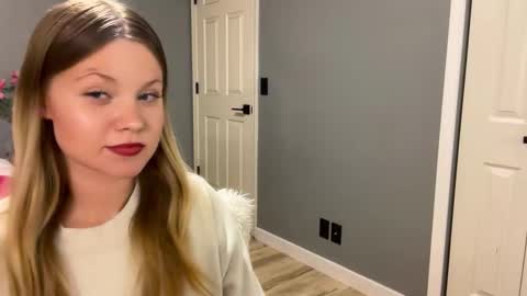 cassie online show from November 2025 09:04:02 PM