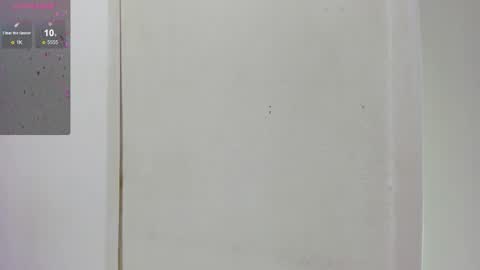 Isabella online show from November 2025 07:51:02 PM