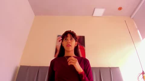 Isabella online show from March 2026 12:49:02 PM