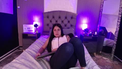 Snapshot of iisabella_smith_ chatting on December 2024 05:40:01 PM Isa online show from December 2024 05:40:01 PM