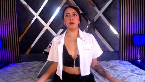 Snapshot of iisabella_smith_ chatting on February 2025 03:42:01 PM Isa online show from February 2025 03:42:01 PM