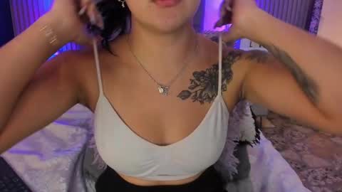 Snapshot of iisabella_smith_ chatting on February 2025 02:55:02 PM Isa online show from February 2025 02:55:02 PM