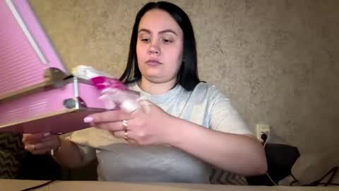 Snapshot of ileanapomponi chatting on March 2026 04:45:01 PM Val online show from March 2026 04:45:01 PM