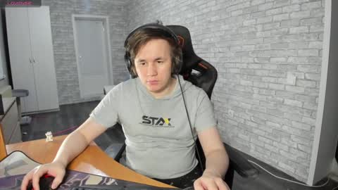 iliaskris online show from February 2025 01:18:02 AM