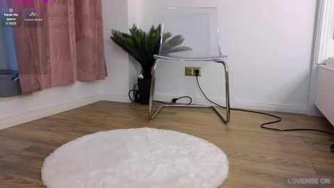 Emma online show from October 2025 04:46:02 AM