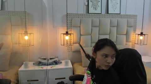 Snapshot of iliy_ chatting on December 2024 01:29:01 AM ILY online show from December 2024 01:29:01 AM