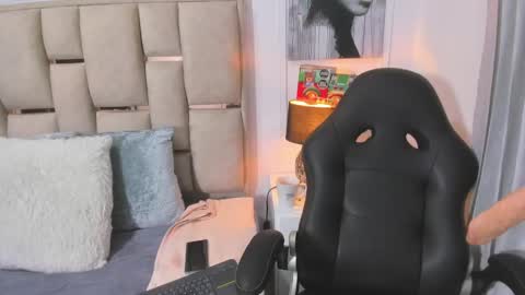 Snapshot of iliy_ chatting on December 2024 02:31:02 AM ILY online show from December 2024 02:31:02 AM