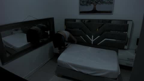 Snapshot of iliy_ chatting on November 2025 11:45:01 AM ILY online show from November 2025 11:45:01 AM