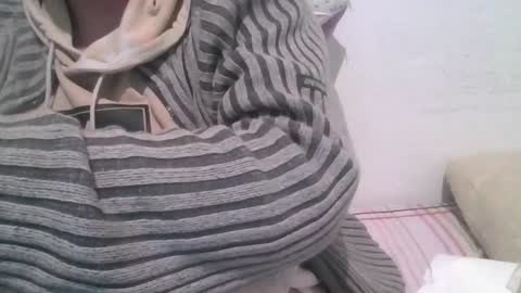 Snapshot of ilovebigass04 chatting on December 2024 08:19:02 AM yunstud online show from December 2024 08:19:02 AM