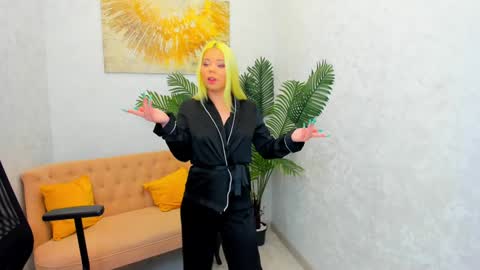 Roxy online show from January 2025 08:17:01 PM