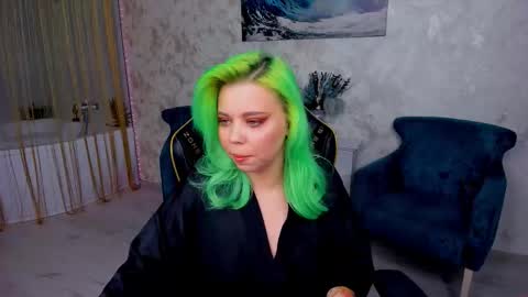 Roxy online show from September 2025 05:59:02 PM