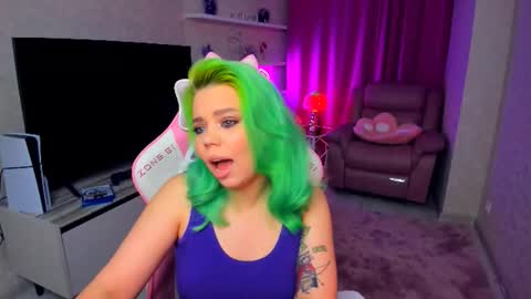 Roxy online show from September 2025 07:36:02 PM