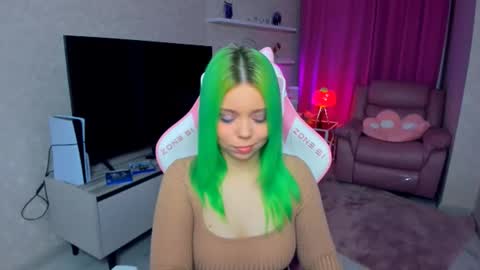 Roxy online show from October 2025 07:45:02 PM