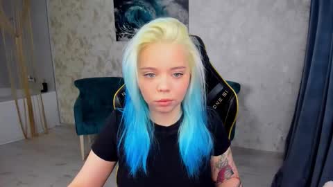 Roxy online show from December 2025 07:23:02 PM