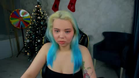 Roxy online show from December 2025 07:29:02 PM