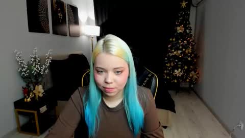 Roxy online show from December 2025 07:42:02 PM