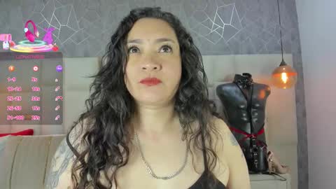 Snapshot of im_alaya chatting on December 2025 05:02:01 AM Alaya online show from December 2025 05:02:01 AM