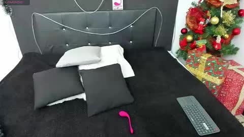 Angela online show from December 2024 08:48:01 PM